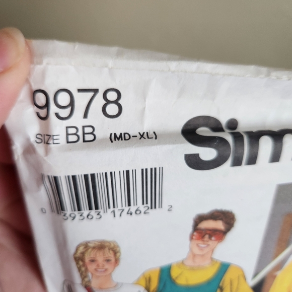 Simplicity 9978 Shorts Tops Sewing Patterns Size MD-XL - Picture 2 of 5